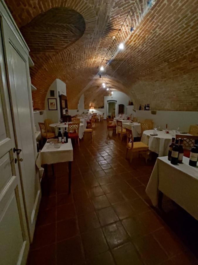 Foresteria Ristorante Conti Roero Monticello d'Alba Kültér fotó