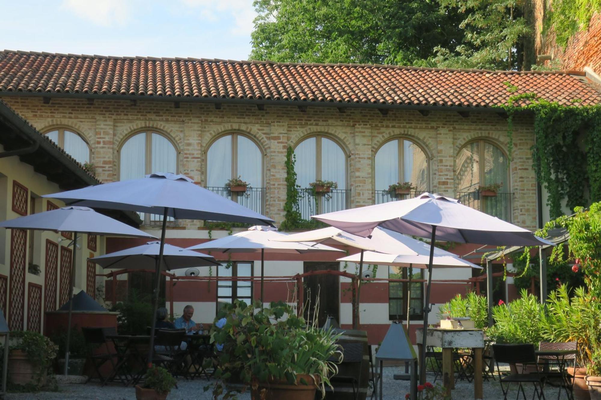 Foresteria Ristorante Conti Roero Monticello d'Alba Kültér fotó